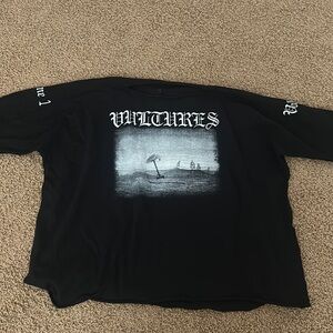 Kanye Vultures Longsleeve
